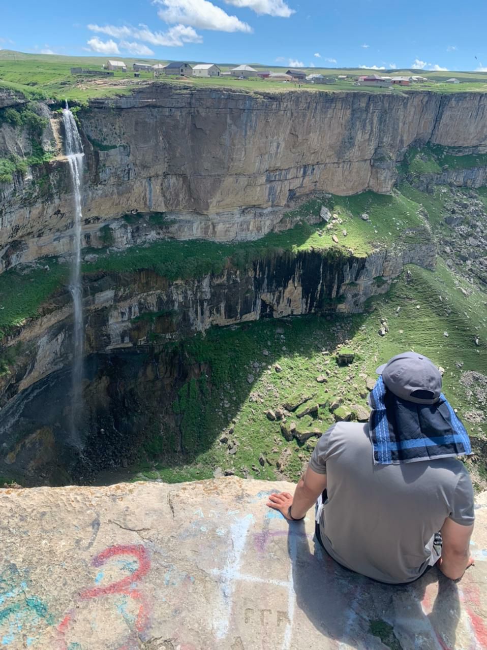 Каменная чаша в дагестане фото