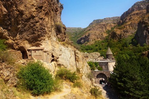 Армянские святыни и голубая жемчужина Севан