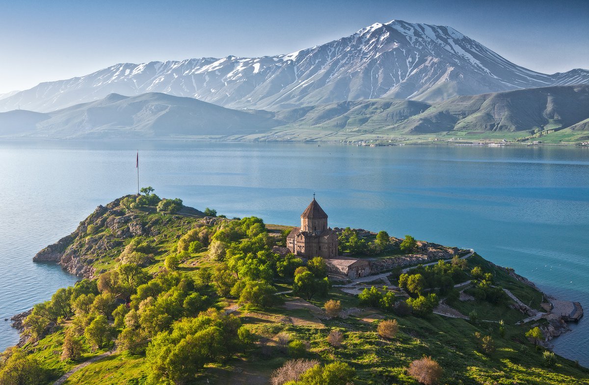 Озеро севан армения фото